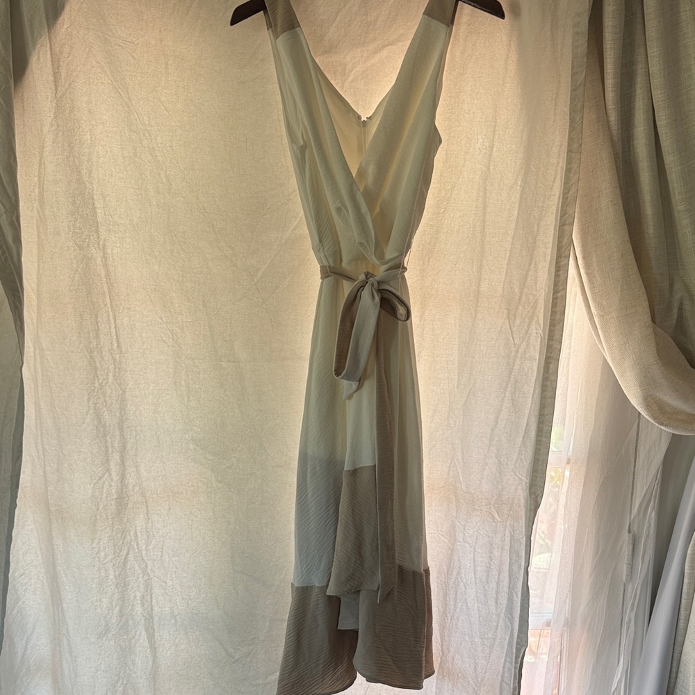Harper Rose V-Neck Chiffon Wrap Dress in Ivory and Taupe